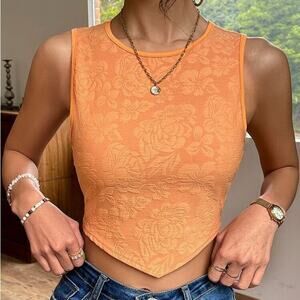 Salant Fitted Textured Floral Cropped Tank Top